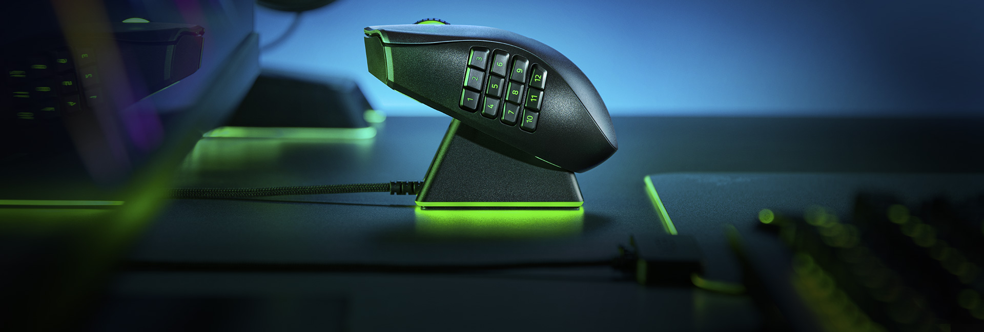 Đế sạc Chuột Razer Mouse Dock Chroma (USB/RGB) (RC30-03050200-R3M1)  có thể hiển thị mức độ pin cảnh báo